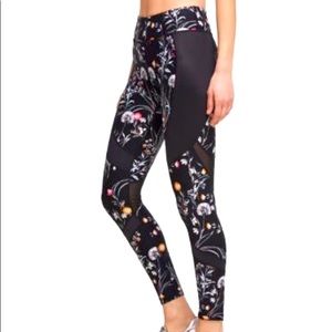 📢🌸 DONNA KARAN Active Leggings-Size M 🌸📢